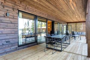 Balkón nebo terasa v ubytování Saunamäki Resort K - Luxury Designer Seafront Villa