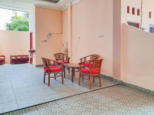 Posezení v ubytování RedDoorz near Kantor Gubernur Kalimantan Tengah