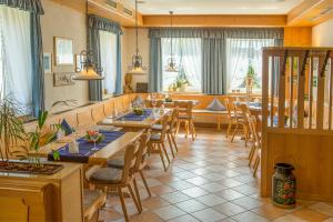 Restaurace v ubytování Landgasthof Weberhans