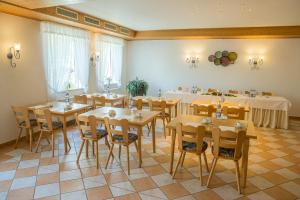 Restaurace v ubytování Landgasthof Weberhans + 37 fotografií