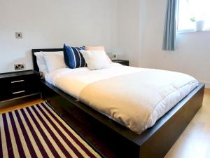 Gallery image of Pass the Keys Bohemian Ancoats suite with balcony in Manchester