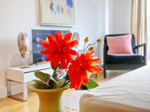 Gallery image of Pass the Keys Bohemian Ancoats suite with balcony in Manchester