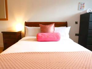 Gallery image of Pass the Keys Bohemian Ancoats suite with balcony in Manchester