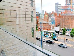 Gallery image of Pass the Keys Bohemian Ancoats suite with balcony in Manchester