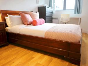 Gallery image of Pass the Keys Bohemian Ancoats suite with balcony in Manchester