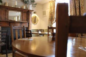 Fotografie z fotogalerie ubytování The Unicorn Inn v destinaci Newton Solney + 19 fotografií