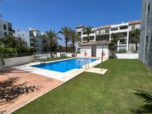 Bazén v ubytovaní New view Sotogrande Marina - Jungla del Loro alebo v jeho blízkosti