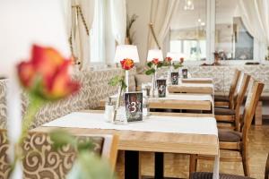 Ein Sitzbereich in der Unterkunft Hotel-Pension Melcher