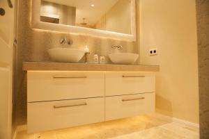 Ένα μπάνιο στο Design Suites Palma +75 φωτογραφίες