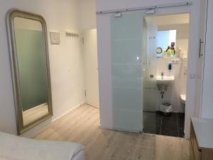Koupelna v ubytování Hotel Barbarossa Karlsruhe Stadtmitte + 37 fotografií