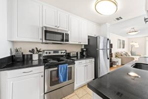Marina view 3BR Condo Your Serene Cloud Getaway