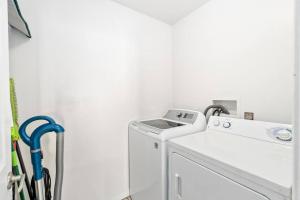 Marina view 3BR Condo Your Serene Cloud Getaway