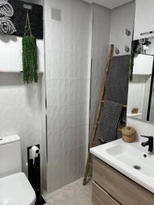 Gallery image of Galeon Studio Deluxe in Torrevieja