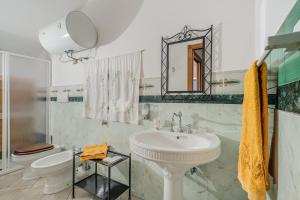 Koupelna v ubytování ANTICA DIMORA D'ANCORA