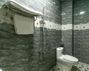 Ванная комната в OYO 638 Thien Nam Hotel