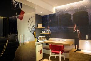 A seating area at Small Luxury Hotel Goldgasse
