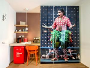 A kitchen or kitchenette at Small Luxury Hotel Goldgasse