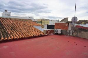 uitzicht op het dak van een gebouw bij Casa de pueblo en centro de Ondara recién reformada in Ondara