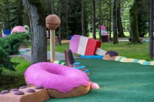 Ogród w obiekcie Apartamenty wśród drzew River Park