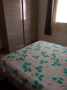 Кровать или кровати в номере Appartements ESSALAM 1