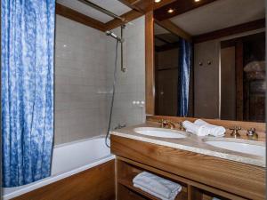 Zdjęcie z galerii obiektu Studio Cabine Confort · Centre de Val d'Isère · Balcon Sud · Près des Pistes - FR-1-518-122 w mieście Val dʼIsère