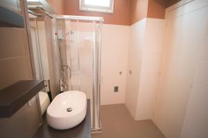 Kúpeľňa v ubytovaní Lazise Boutique Apartment Lago e Relax