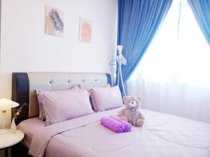 Postel nebo postele na pokoji v ubytování Hanns&FreeWIFI&Washer+Pool@SunshineComfortHMStay3