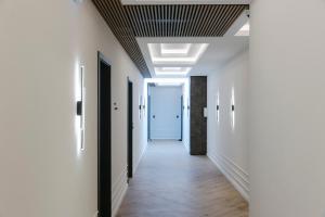 Fotografie z fotogalerie ubytování The Forest - Luxe Central Apt with free secured parking v destinaci Brašov