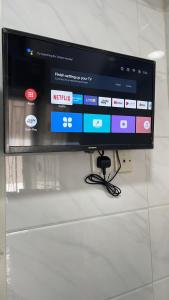 Mandarin Guest House TV 또는 엔터테인먼트 센터 사진 19개 이상