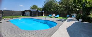 Bazén v ubytování Morii Lake Pool Villa nebo v jeho okolí