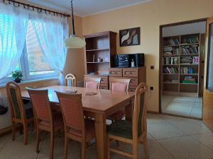 Knižnica v apartmáne