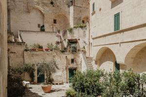 an alley in the old city of jerusalem at Le Dodici Lune in Matera