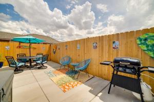 Fotografie z fotogalerie ubytování 12 Mi to Reno Hot Tub Haven in Sparks! v destinaci Sparks