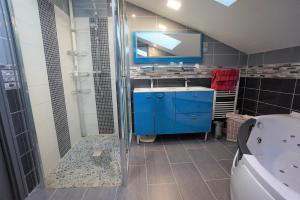 Koupelna v ubytování LOFT 2 Descartes