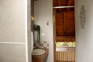 Baðherbergi á Glamping con jacuzzi cerca a Medellin