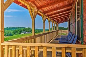 Balkón nebo terasa v ubytování Mammoth Cave Cabin Rentals 2 + 15 fotografií