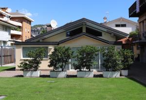 The building in which the holiday home is located