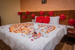 Letto o letti in una camera di Hotel Crown Himalayas