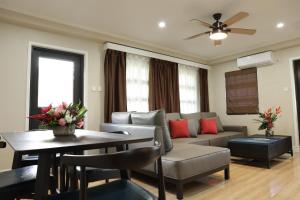 Ruang duduk di Myah's Hotel