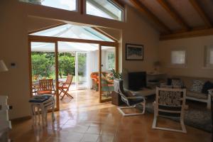 A seating area at Villa Carmen
