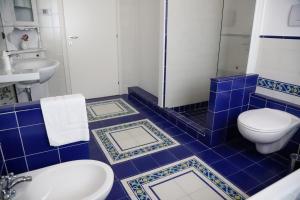 A bathroom at Villa Carmen