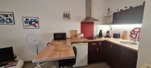 Fotografia z galérie ubytovania Beau studio tout confort au calme avec parking . v destinácii Villeurbanne