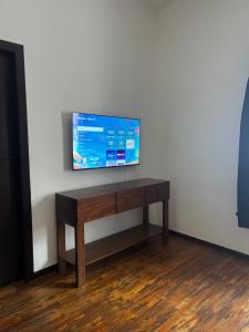 A television and/or entertainment centre at Catedral 304