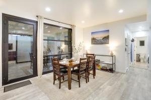 Billede fra billedgalleriet på South Haven Oasis - Private Hot Tub, Pool and Grill! i South Haven + 30 billeder