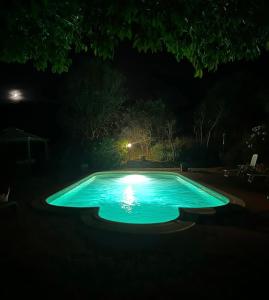 Het zwembad bij of vlak bij B&B Il Casale Del Ginepro