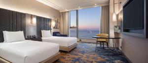 Postel nebo postele na pokoji v ubytování Hilton Istanbul Bakirkoy