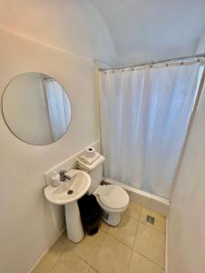 Um banheiro em Hostal Ravello