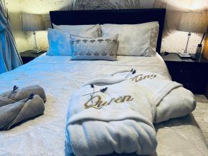 Fernway Residence entire property客房内的一张或多张床位