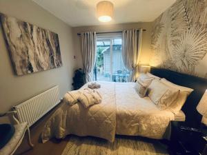 Fernway Residence entire property客房内的一张或多张床位