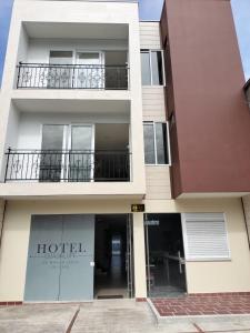 Το κτήριο όπου στεγάζεται  το ξενοδοχείο